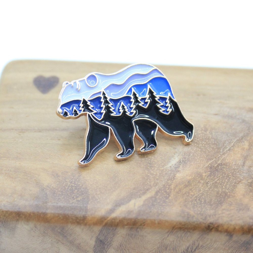 {5/$25} Cali Bear enamel pin